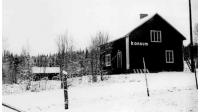 Djupdal 1:41. Huset uppf&ouml;rdes 1943. Konsum aff&auml;ren fanns mellan 1943 och 1967 (fotograf: ok&auml;nd)